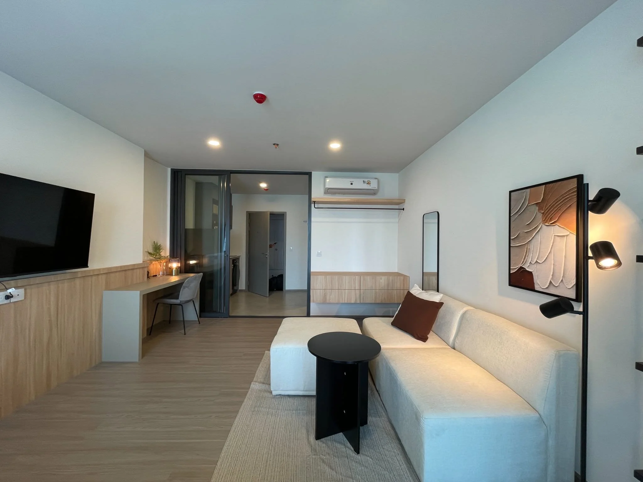 Studio condo in Aspire Sukhumvit-Rama 4