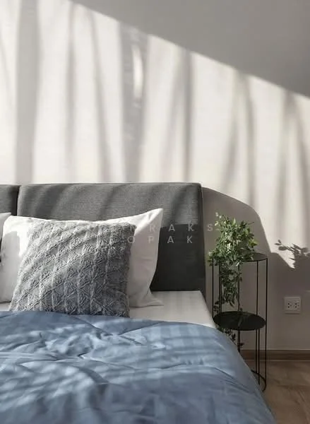 2 Bedroom condo in Oka Haus Sukhumvit 36