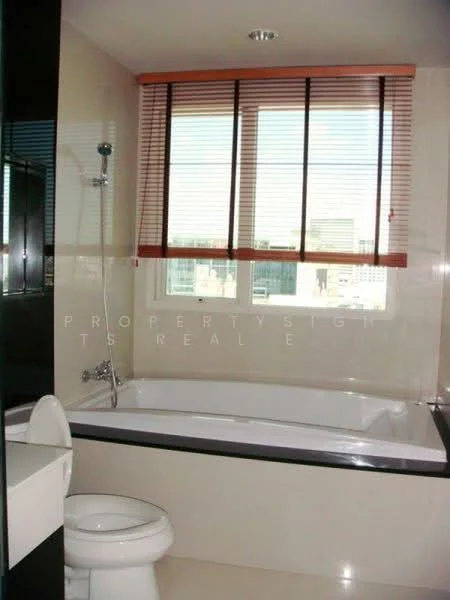 2 Bedroom condo in The Address Chidlom