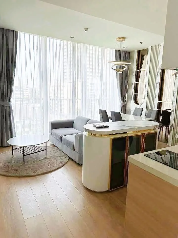 2 Bedroom condo in Noble Around Sukhumvit 33