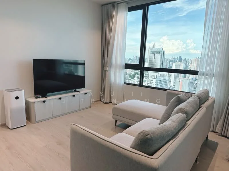 2 Bedroom condo in Reference Sathorn-Wongwianyai