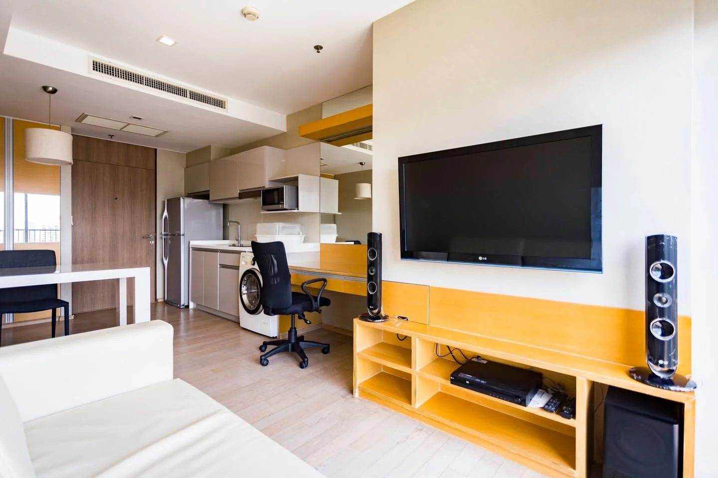 1 Bedroom condo in Noble Remix