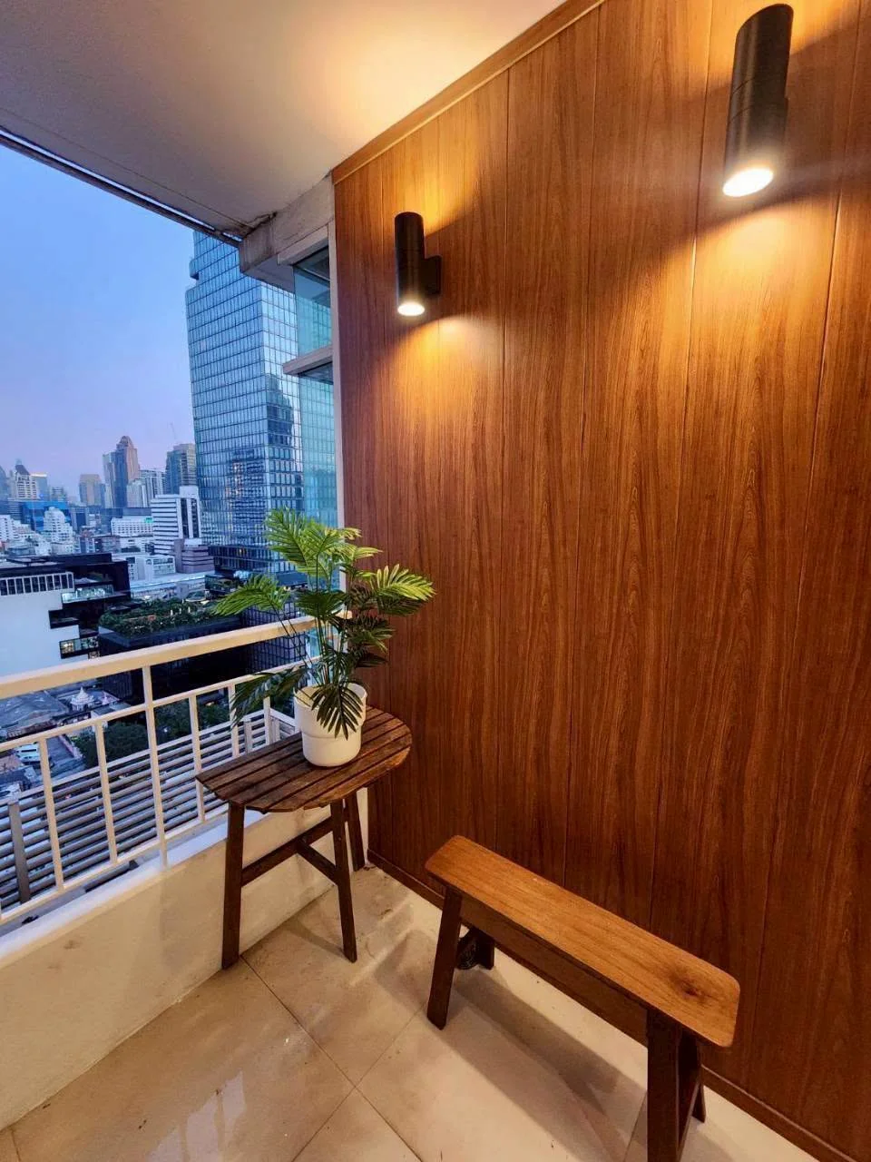 Studio condo in Ivy Sathorn 10