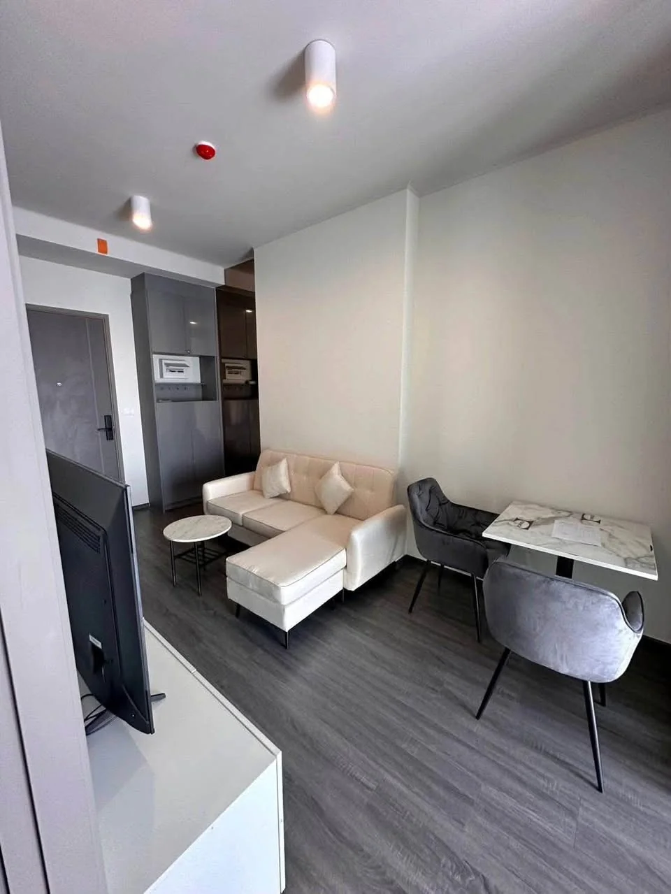 1 Bedroom condo in IDEO Sukhumvit Rama 4