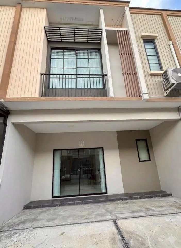 3 Bedroom condo in The Connect Suvarnabhumi