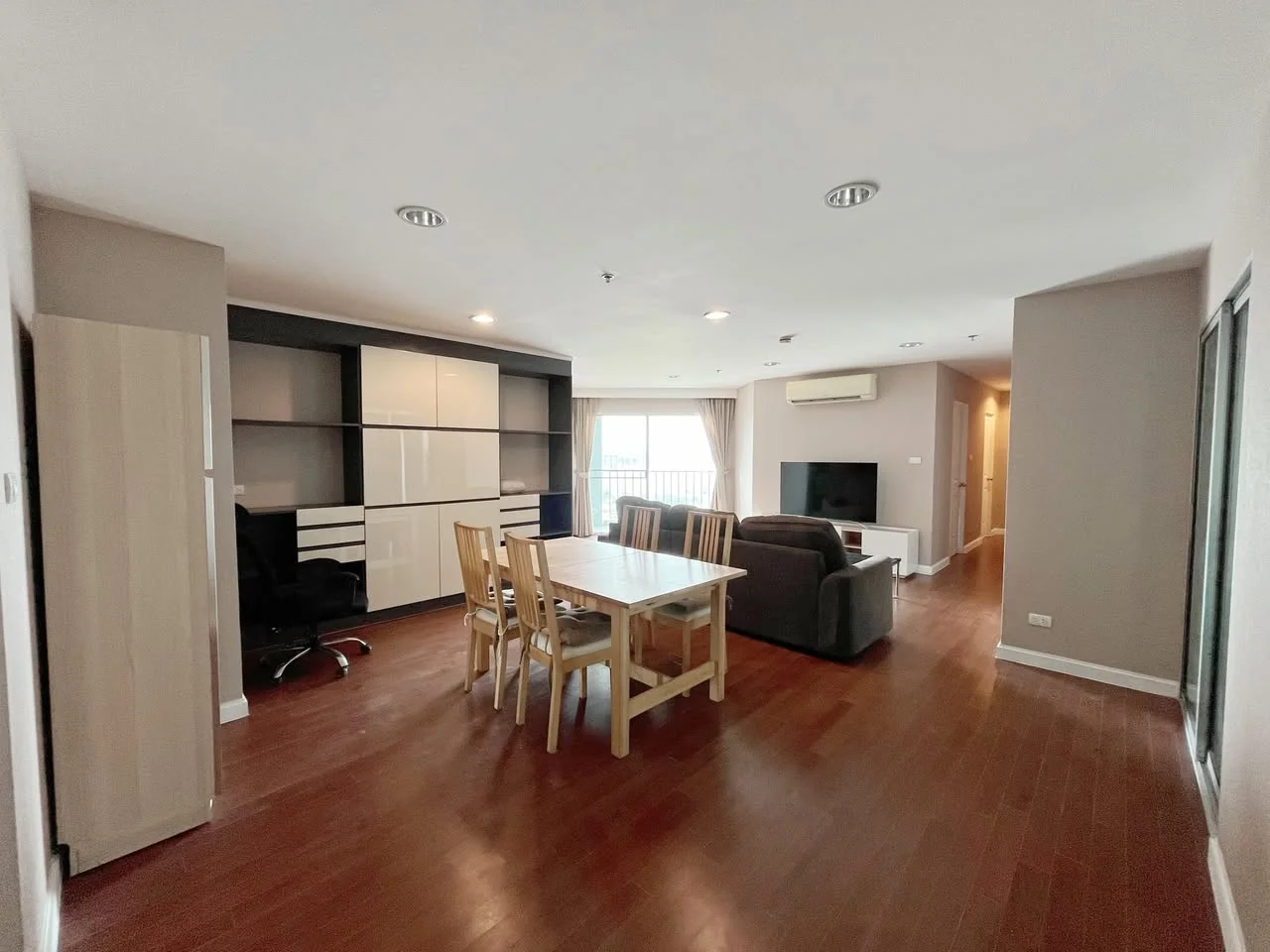 3 Bedroom condo in Belle Grand Rama 9