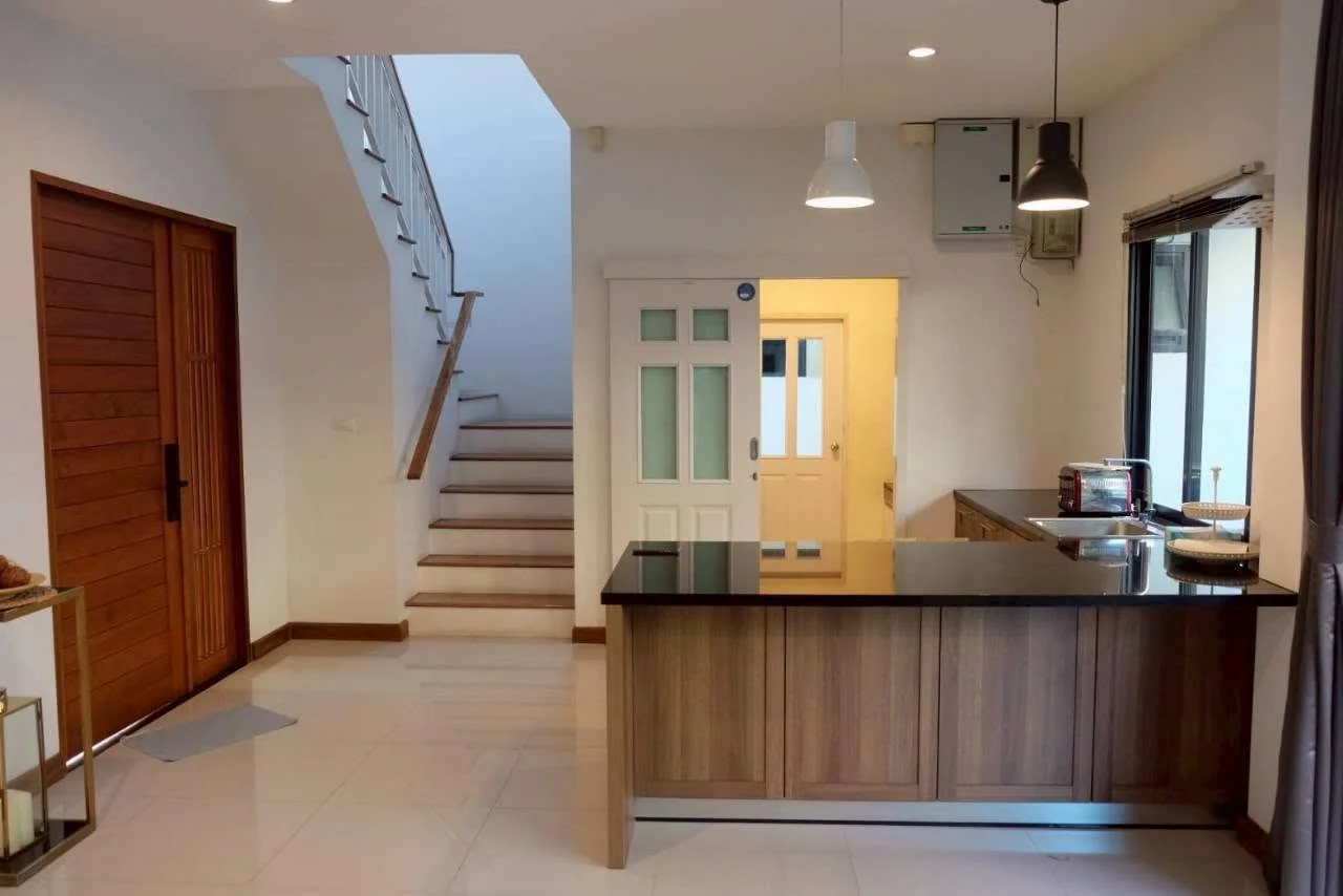 4 Bedroom condo in Villa Arcadia Srinakarin