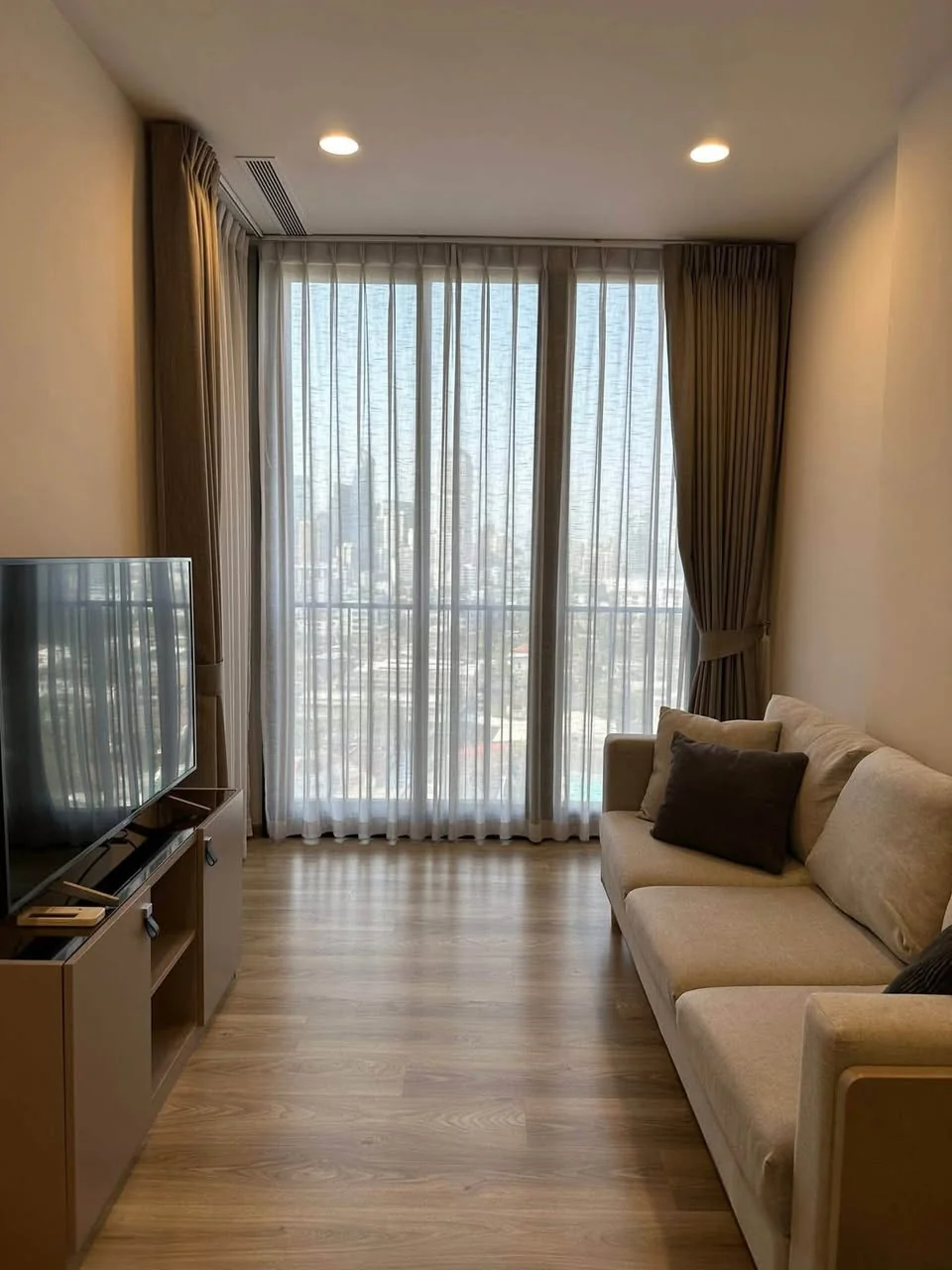 1 Bedroom condo in Oka Haus Sukhumvit 36