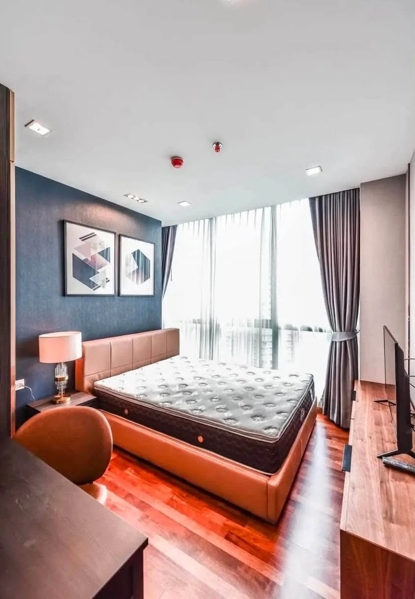 2 Bedroom condo in Wish Signature Midtown Siam