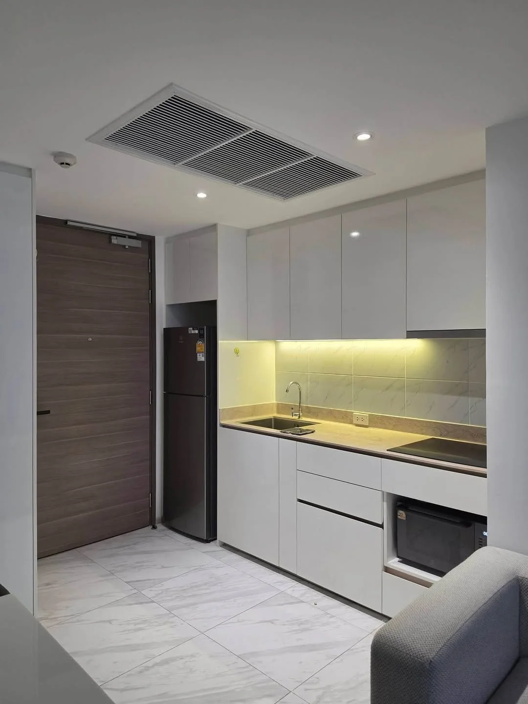 2 Bedroom condo in Fynn Asoke