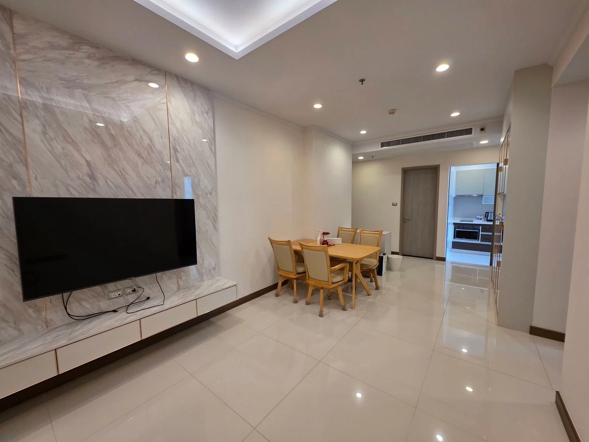 2 Bedroom condo in Supalai Oriental Sukhumvit 39