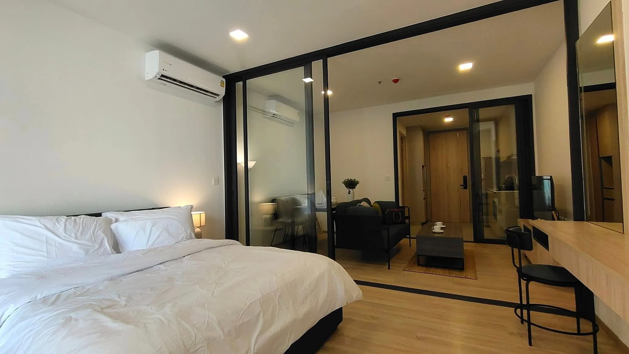 Studio condo in XT Phayathai