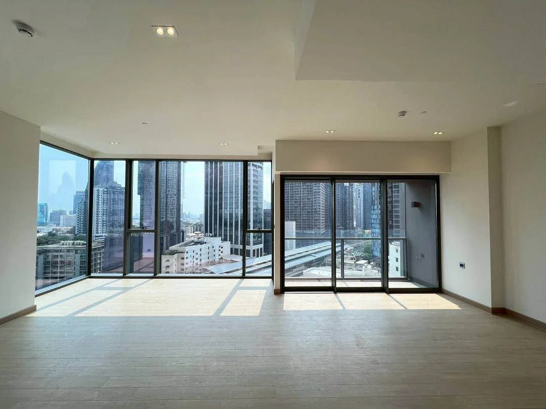 3 Bedroom condo in The Strand Thonglor