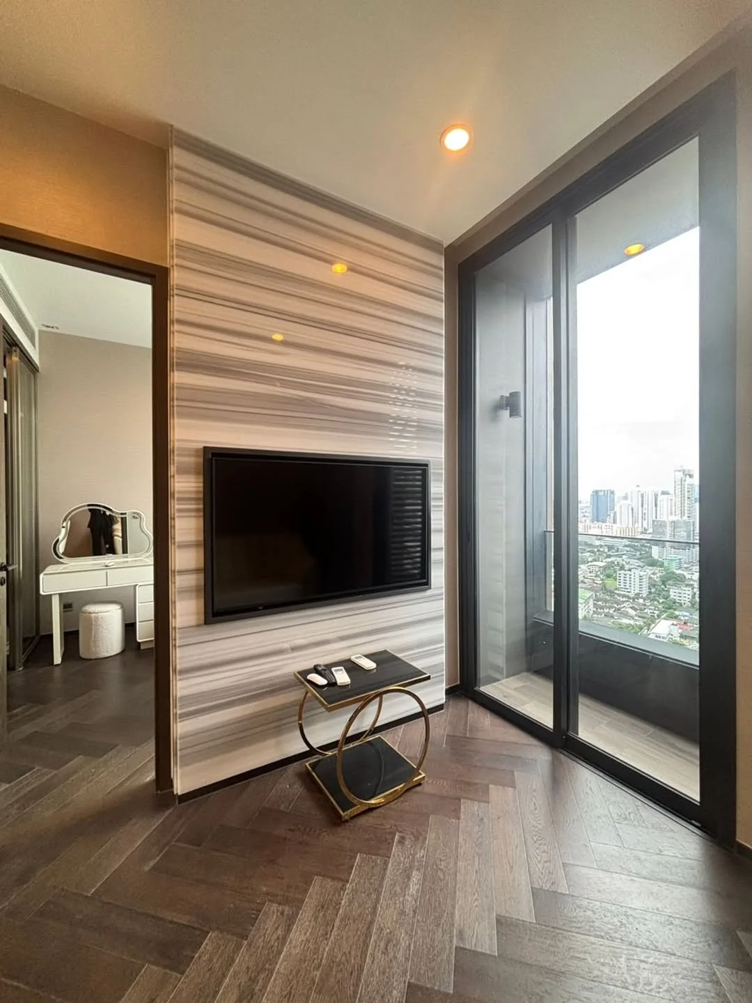 1 Bedroom condo in The Esse Sukhumvit 36