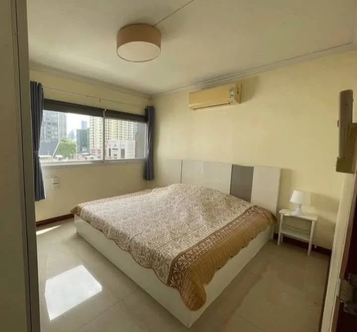 2 Bedroom condo in Ratchathewi Tower