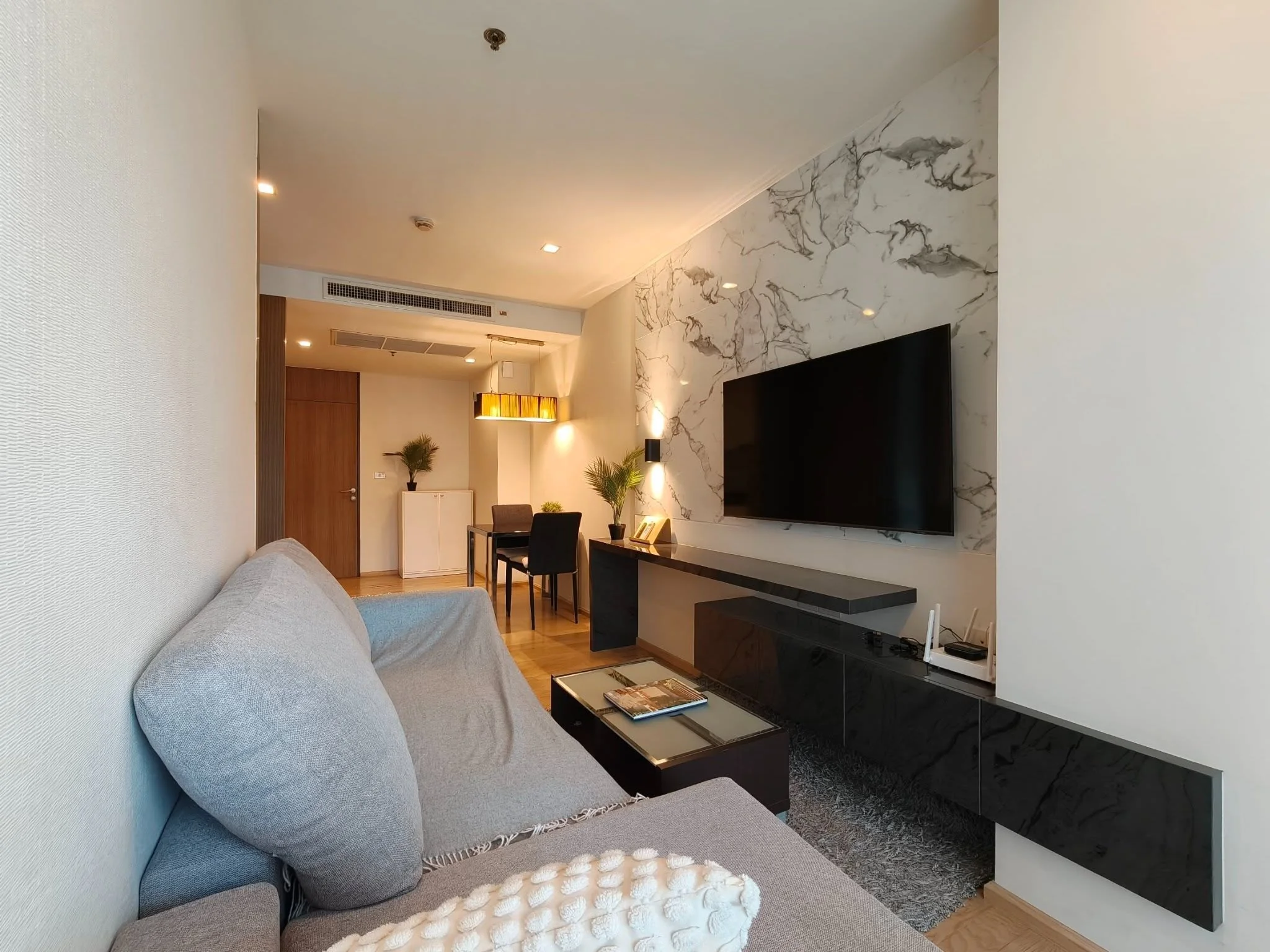 1 Bedroom condo in Noble Remix