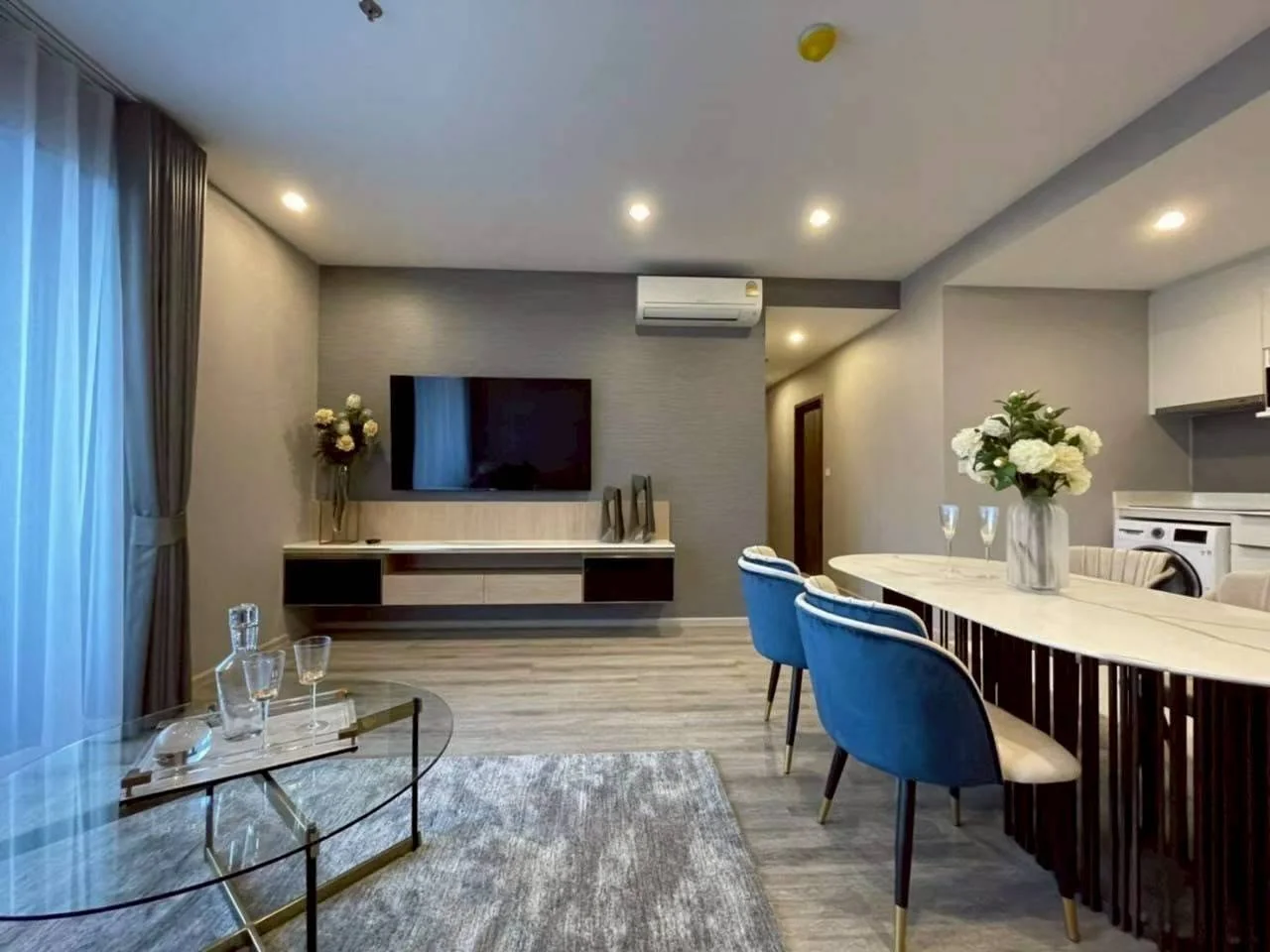 2 Bedroom condo in IDEO Mobi Sukhumvit 66