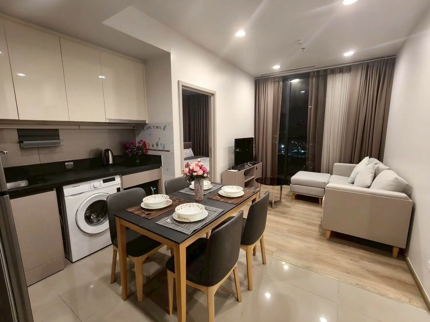 2 Bedroom condo in Oka Haus Sukhumvit 36