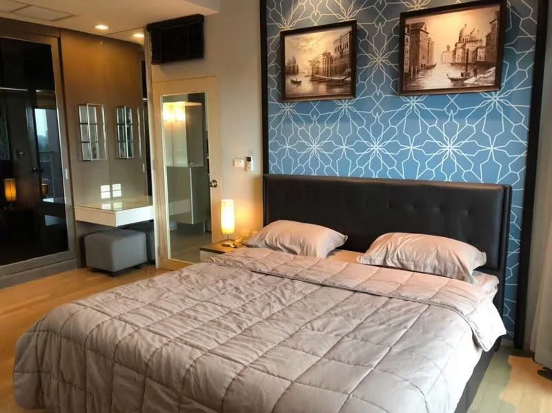1 Bedroom condo in Noble Reveal