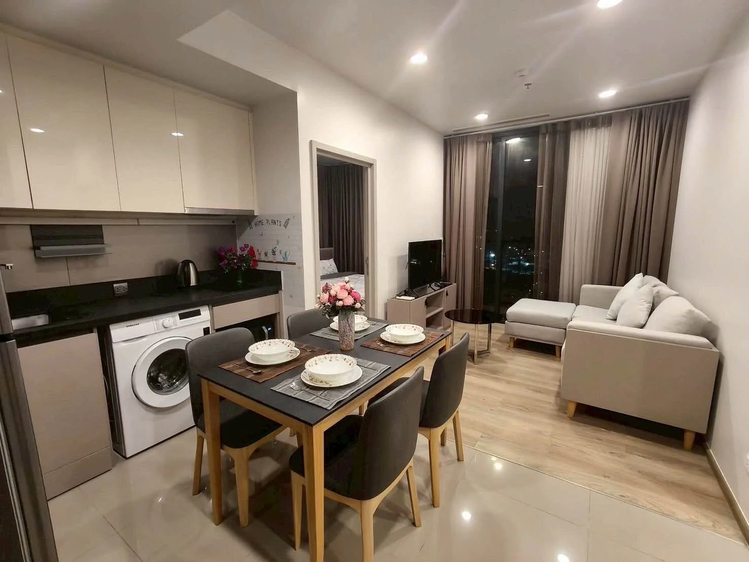2 Bedroom condo in Oka Haus Sukhumvit 36