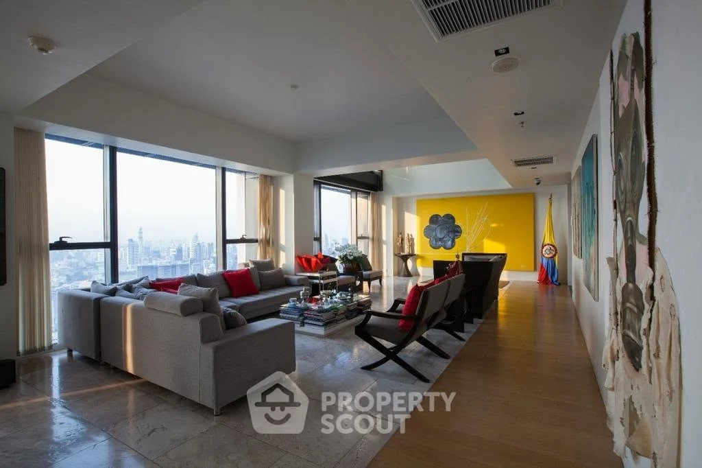 4 Bedroom condo in The Met Sathorn
