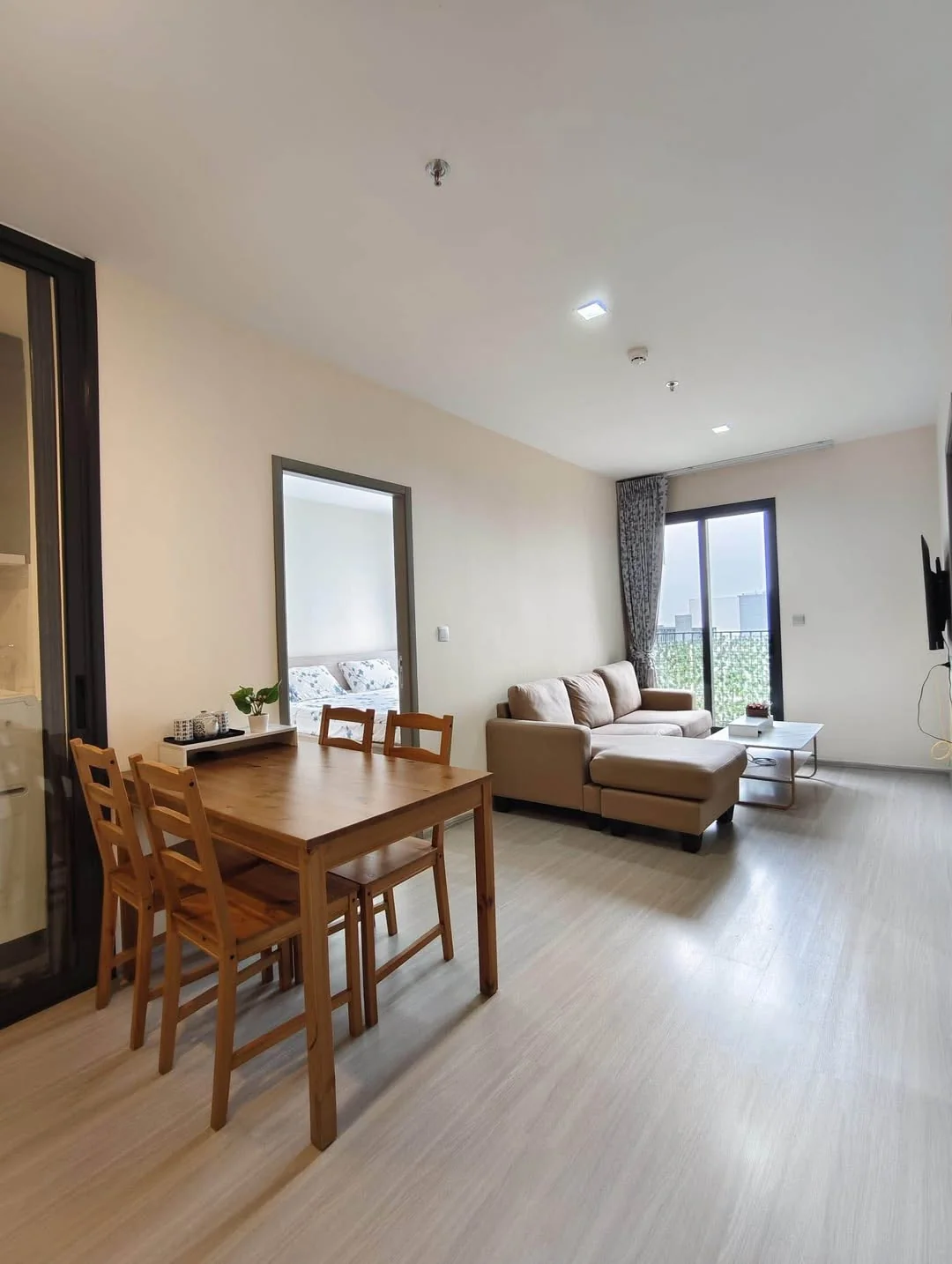 2 Bedroom condo in Life Asoke Hype