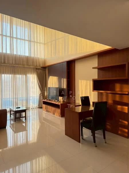 3 Bedroom condo in 42 Grand Residence