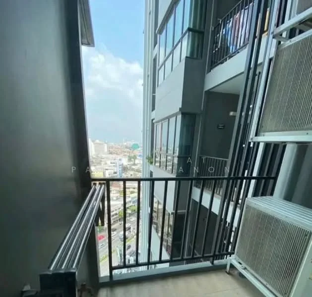 2 Bedroom condo in Supalai Loft Prajadhipok-Wongwian Yai