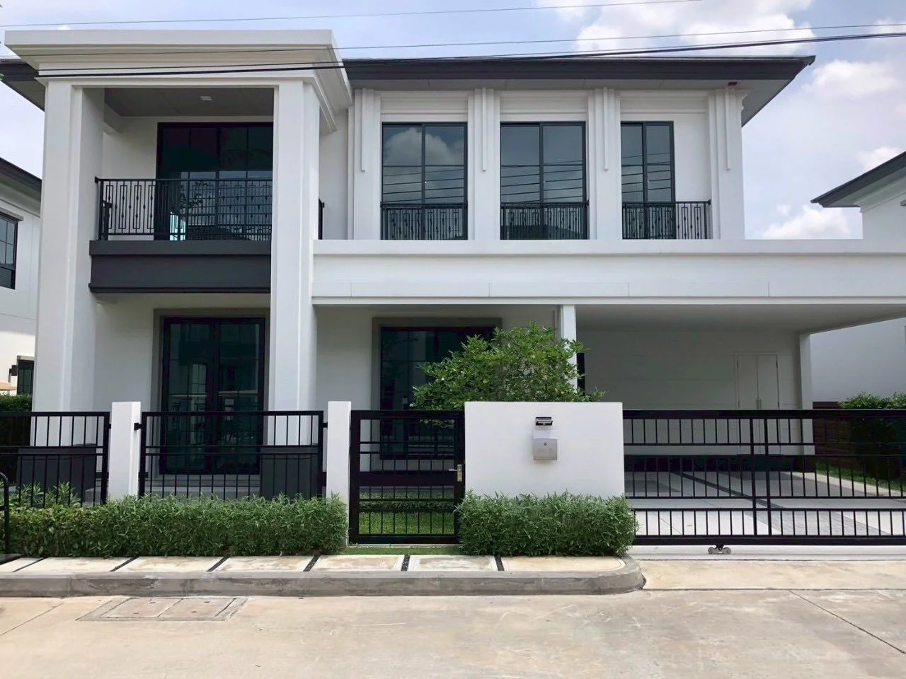 4 Bedroom condo in Setthasiri Bangna-Suvarnabhumi