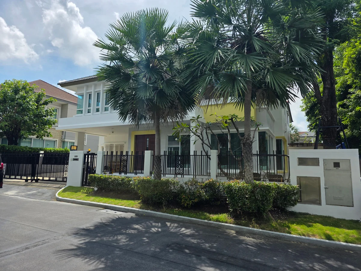 4 Bedroom condo in Bangkok Boulevard Rama 9-Srinakarin