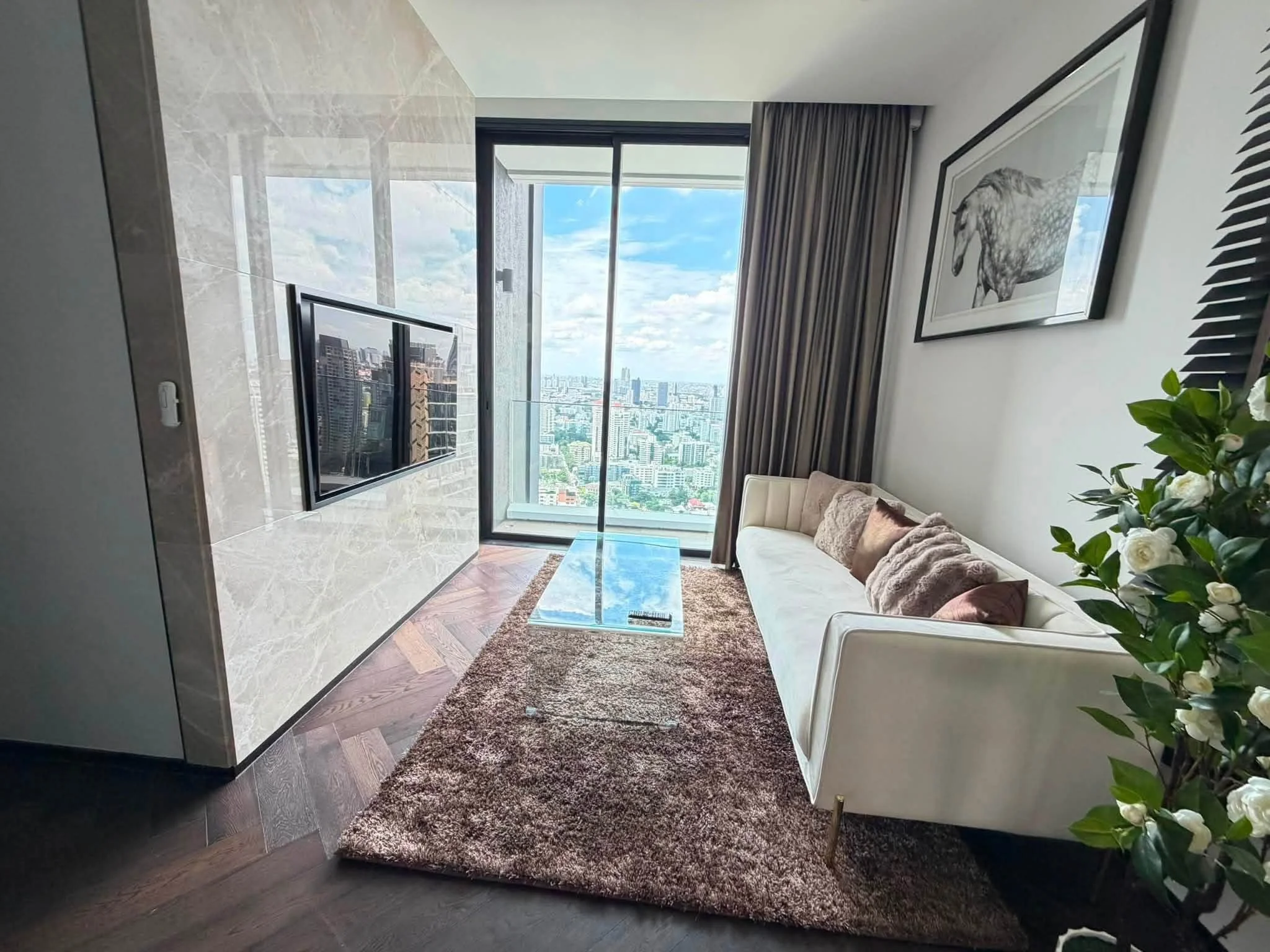 2 Bedroom condo in The Esse Sukhumvit 36