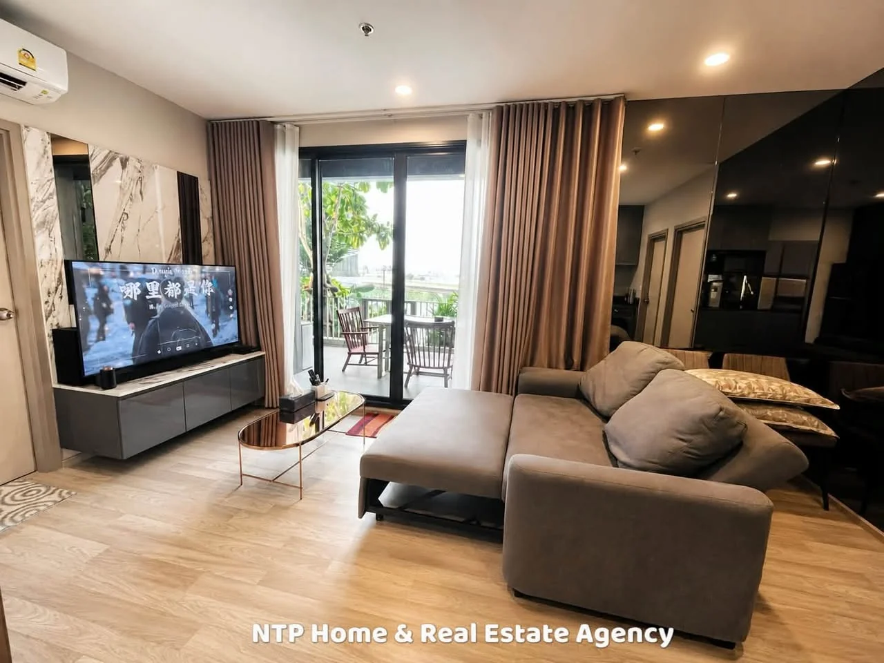 2 Bedroom condo in IDEO Mobi Sukhumvit Eastpoint