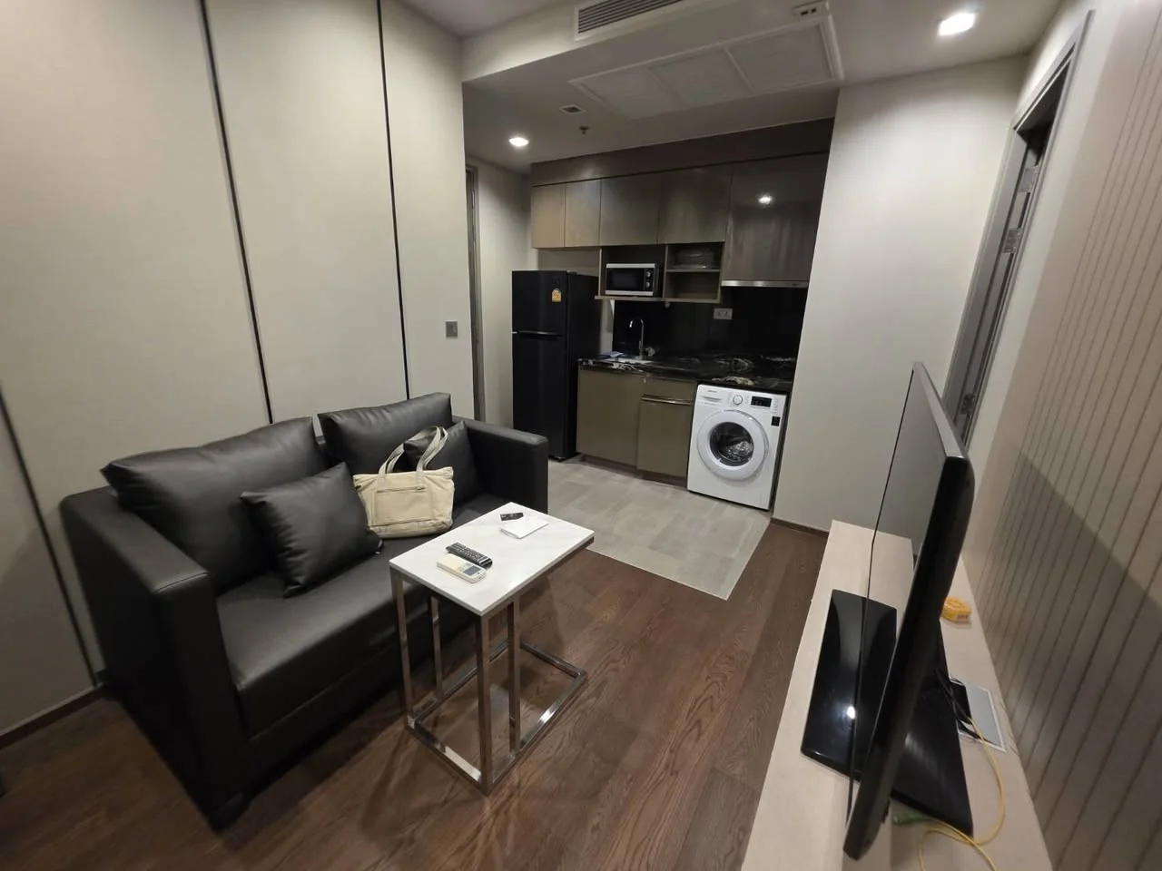 1 Bedroom condo in IDEO Q Victory