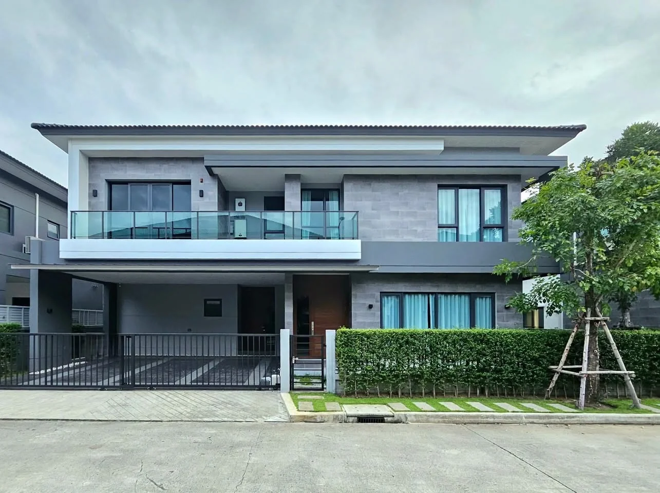 4 Bedroom condo in The City Bangna