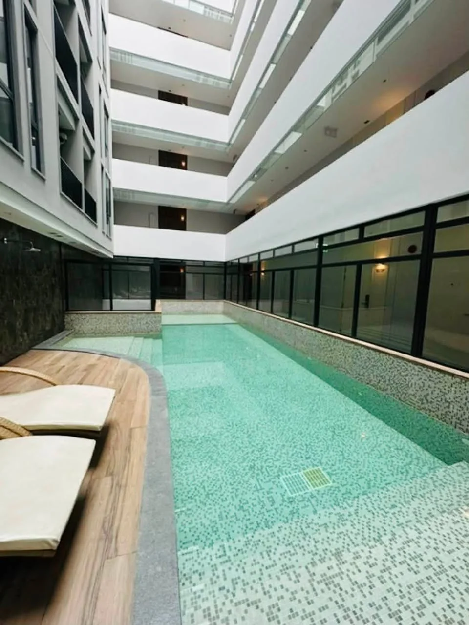 2 Bedroom condo in Runesu Thonglor 5