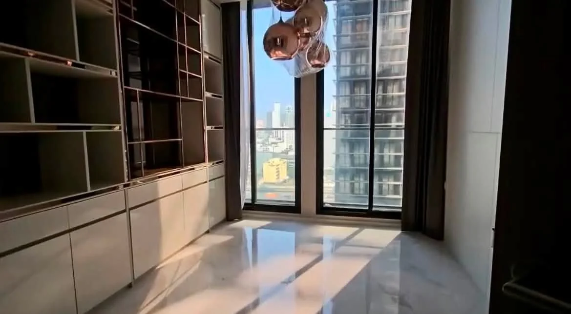 2 Bedroom condo in Noble Ploenchit