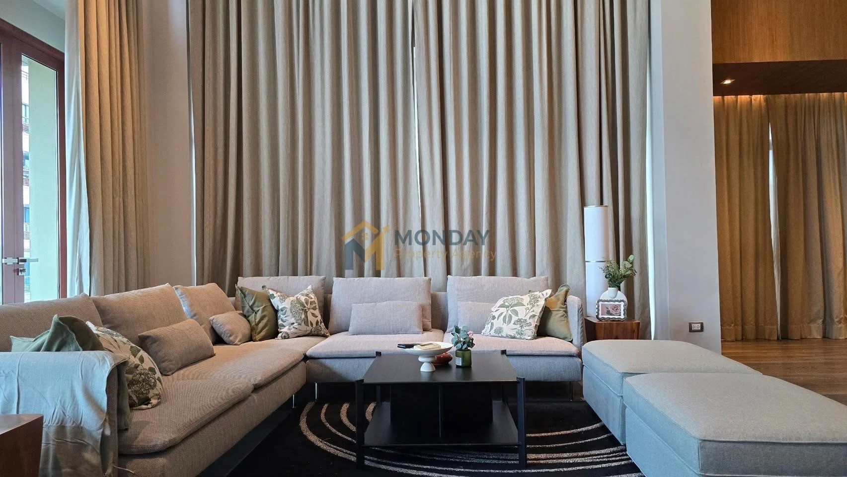3 Bedroom condo in The Crest Ruamrudee