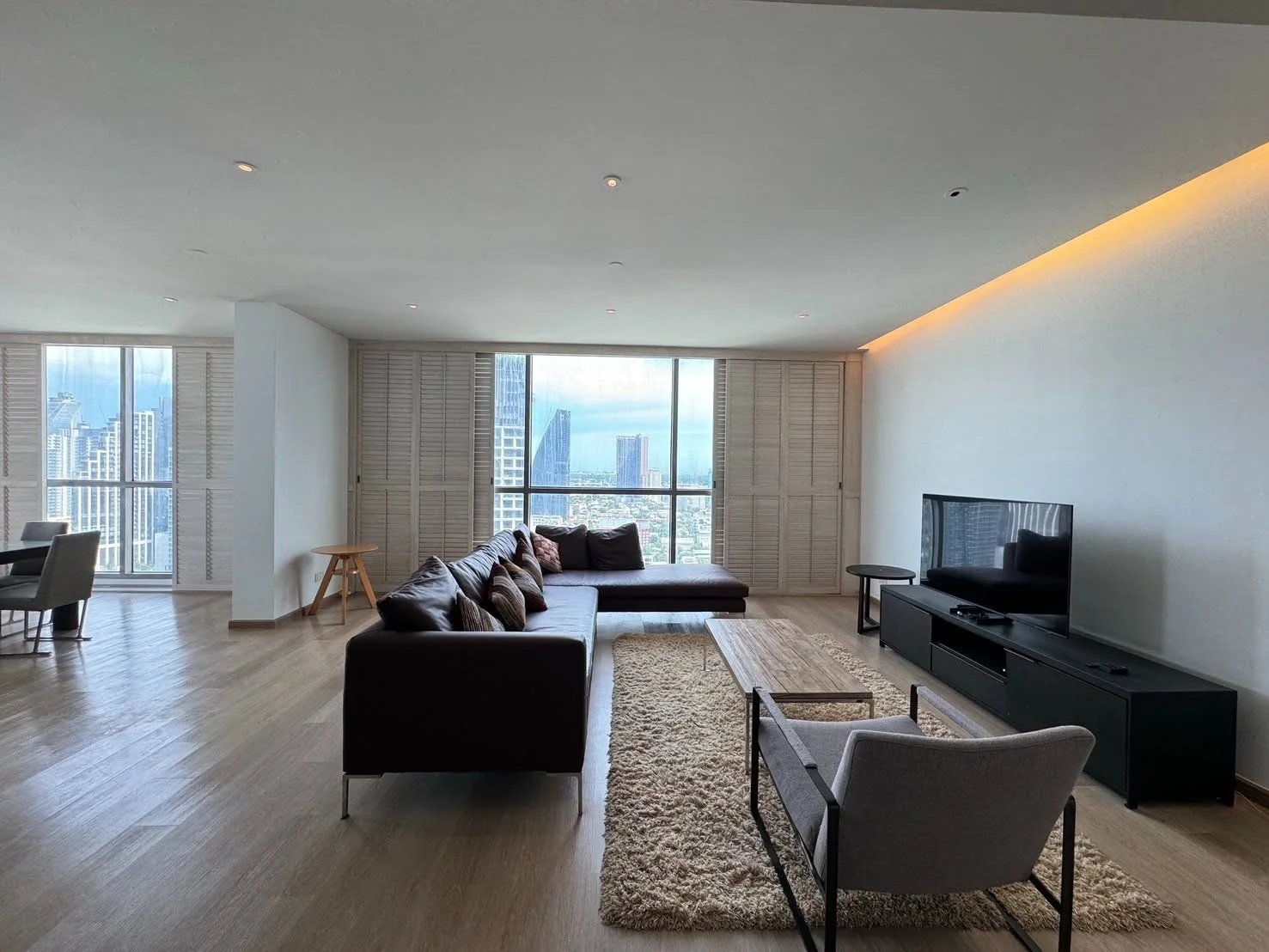 3 Bedroom condo in Aequa Sukhumvit 49