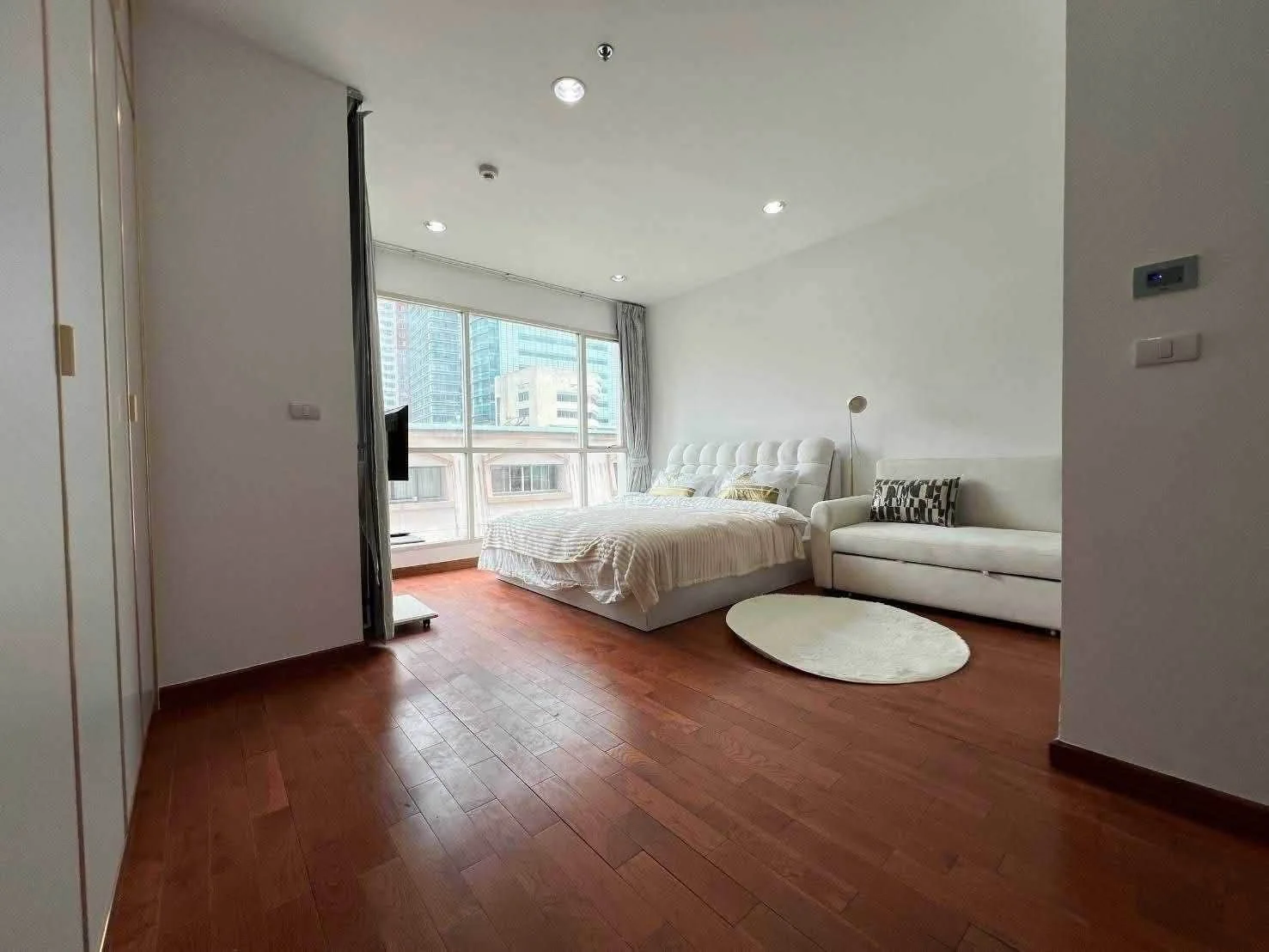 1 Bedroom condo in The Address Chidlom
