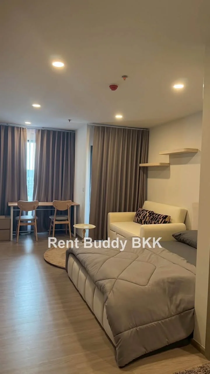Studio condo in Aspire Sukhumvit-Rama 4