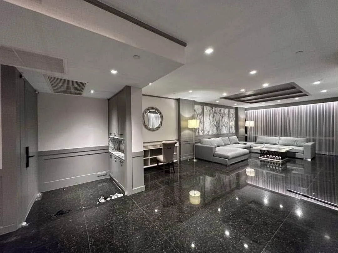 3 Bedroom condo in Le Raffine Jambunuda Sukhumvit 31
