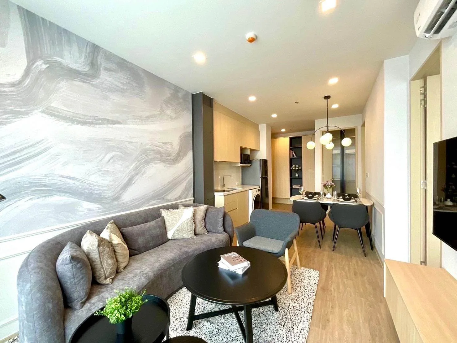 2 Bedroom condo in Noble State 39