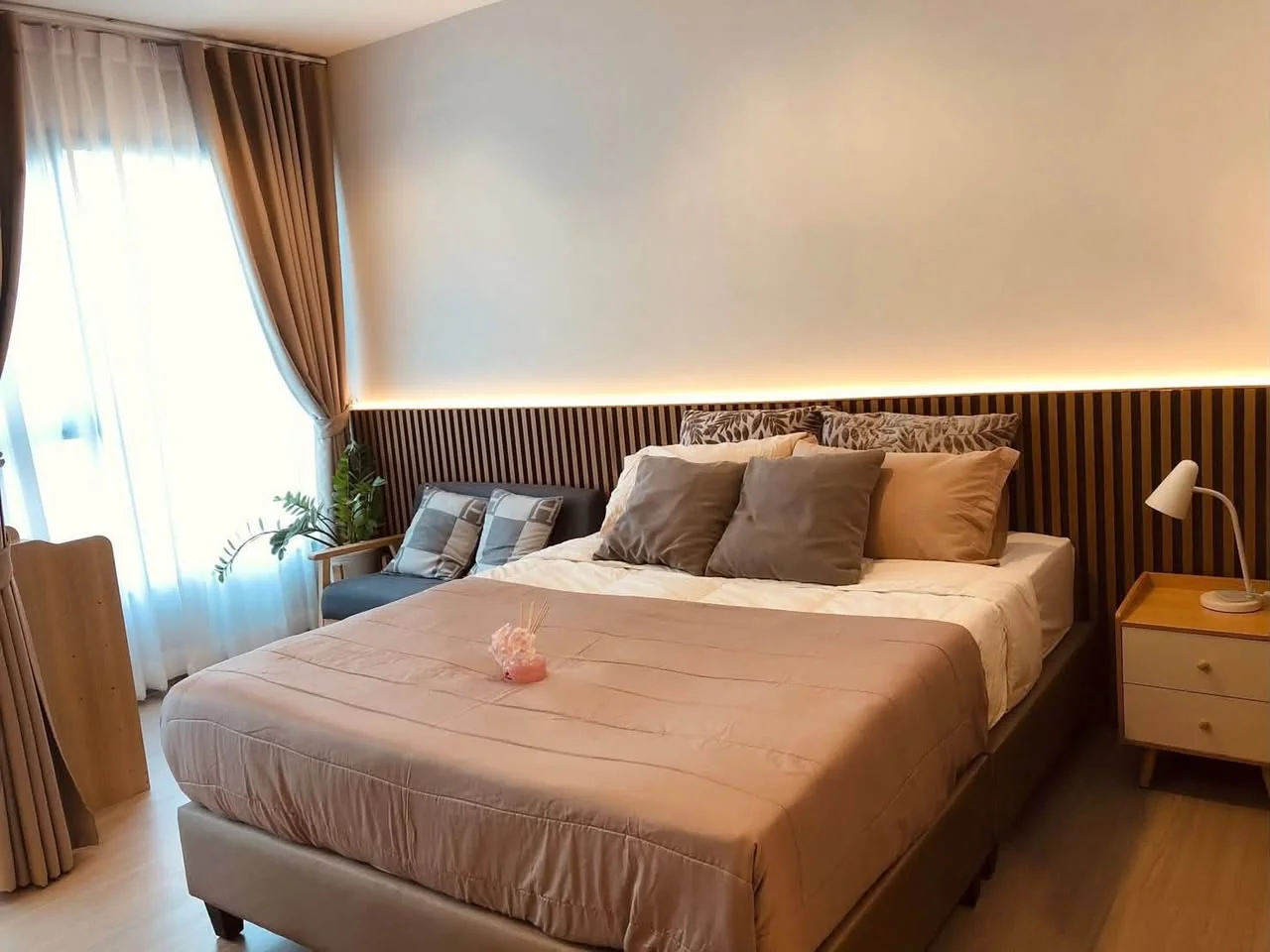 Studio condo in Life Asoke-Rama 9