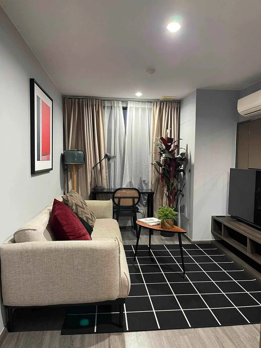 1 Bedroom condo in IDEO Mobi Sukhumvit 40