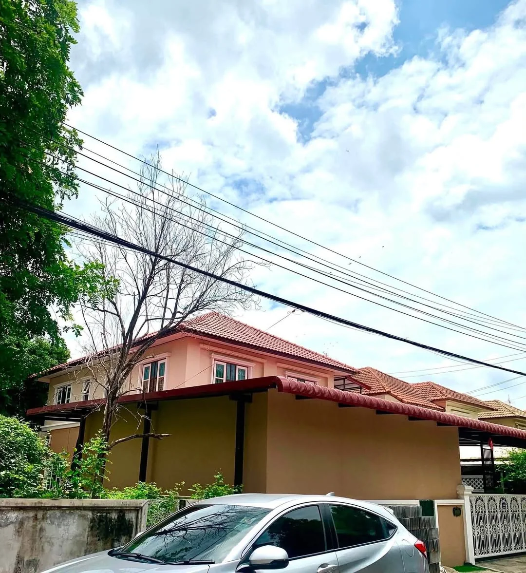 3 Bedroom condo in K.C. Park Ville 3