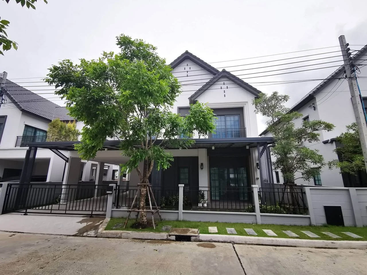 4 Bedroom condo in Centro Bangna-Wongwean