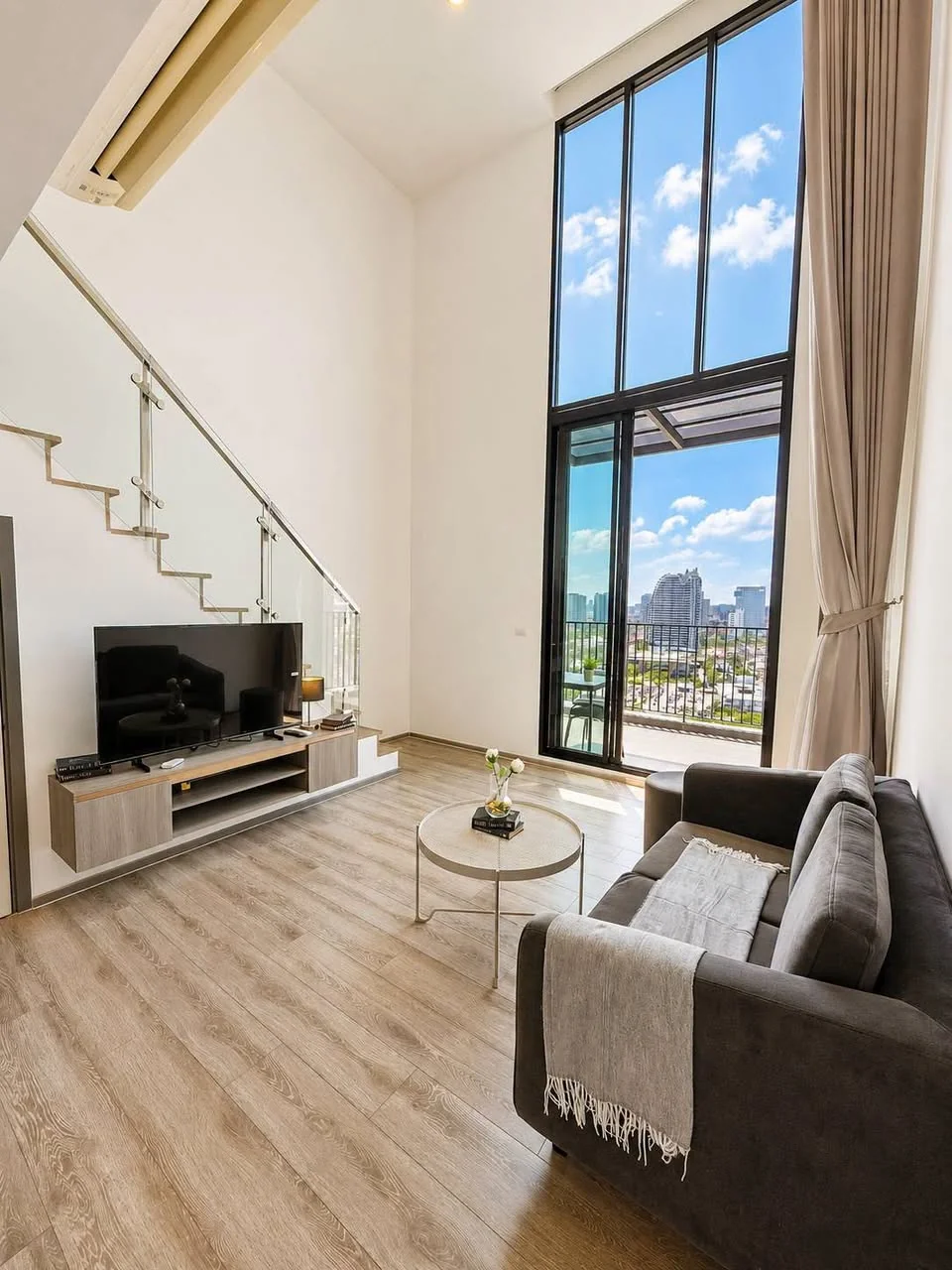 Studio condo in KnightsBridge Space Sukhumvit-Rama 4