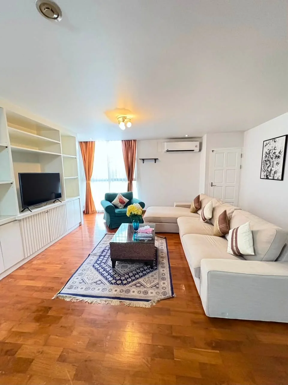 2 Bedroom condo in The Peak Sukhumvit 15