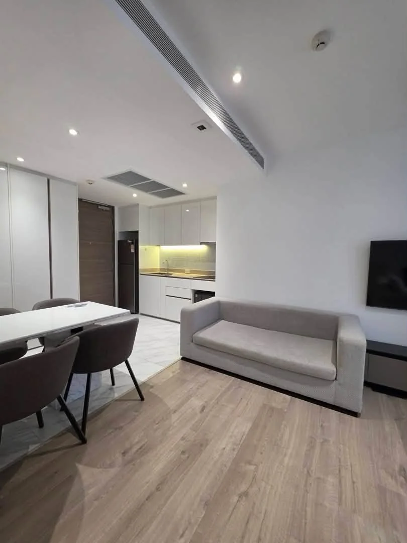 2 Bedroom condo in Fynn Asoke