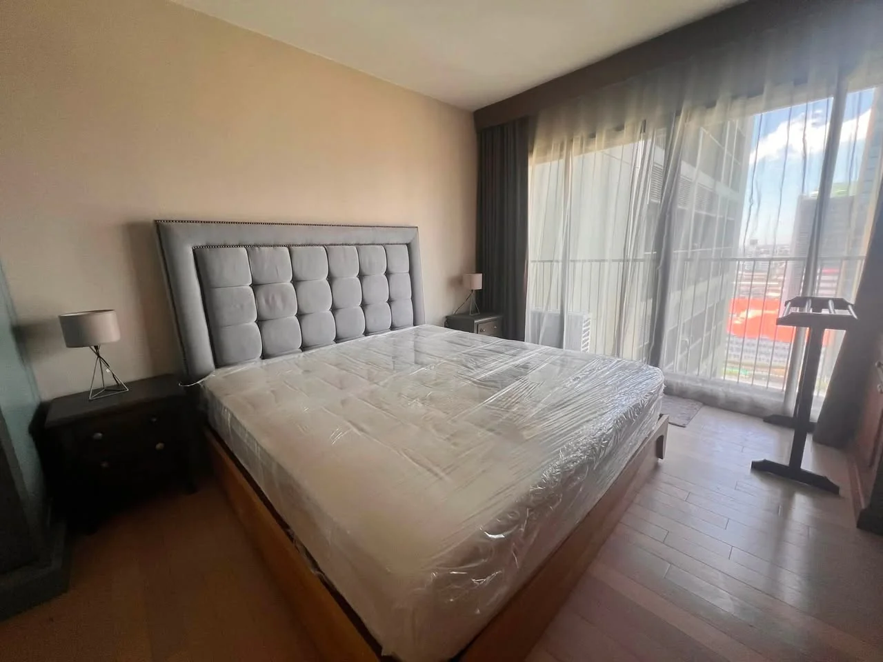 1 Bedroom condo in Noble Solo